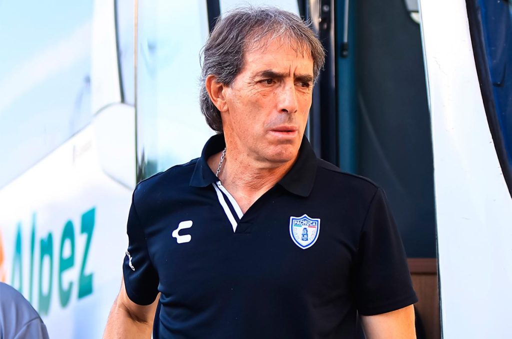 Pachuca gestiona la vuelta de Guillermo Almada