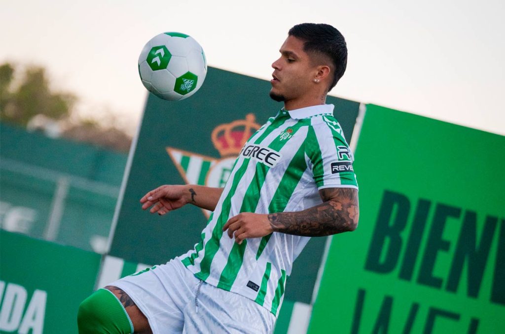 Cucho Hernández está en el radar de Rayados de Monterrey
