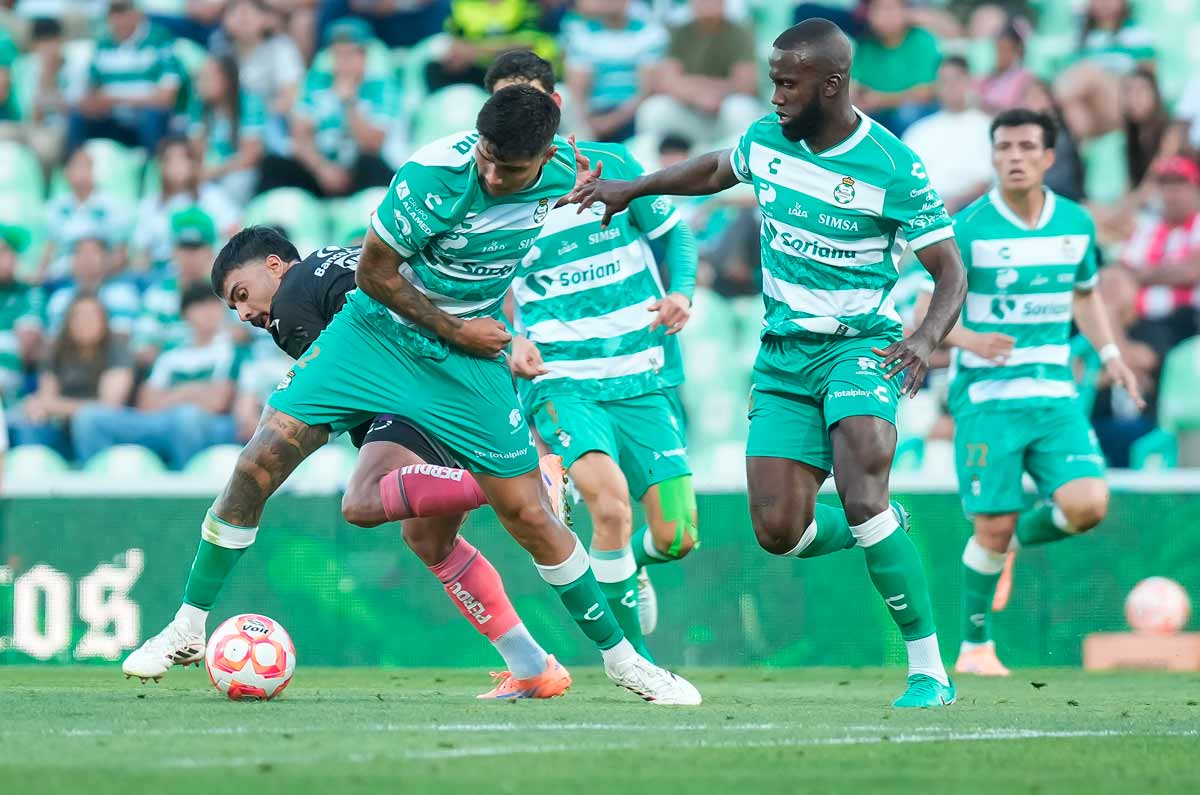 santos-laguna-debe-liberar-plazas-extranjero-