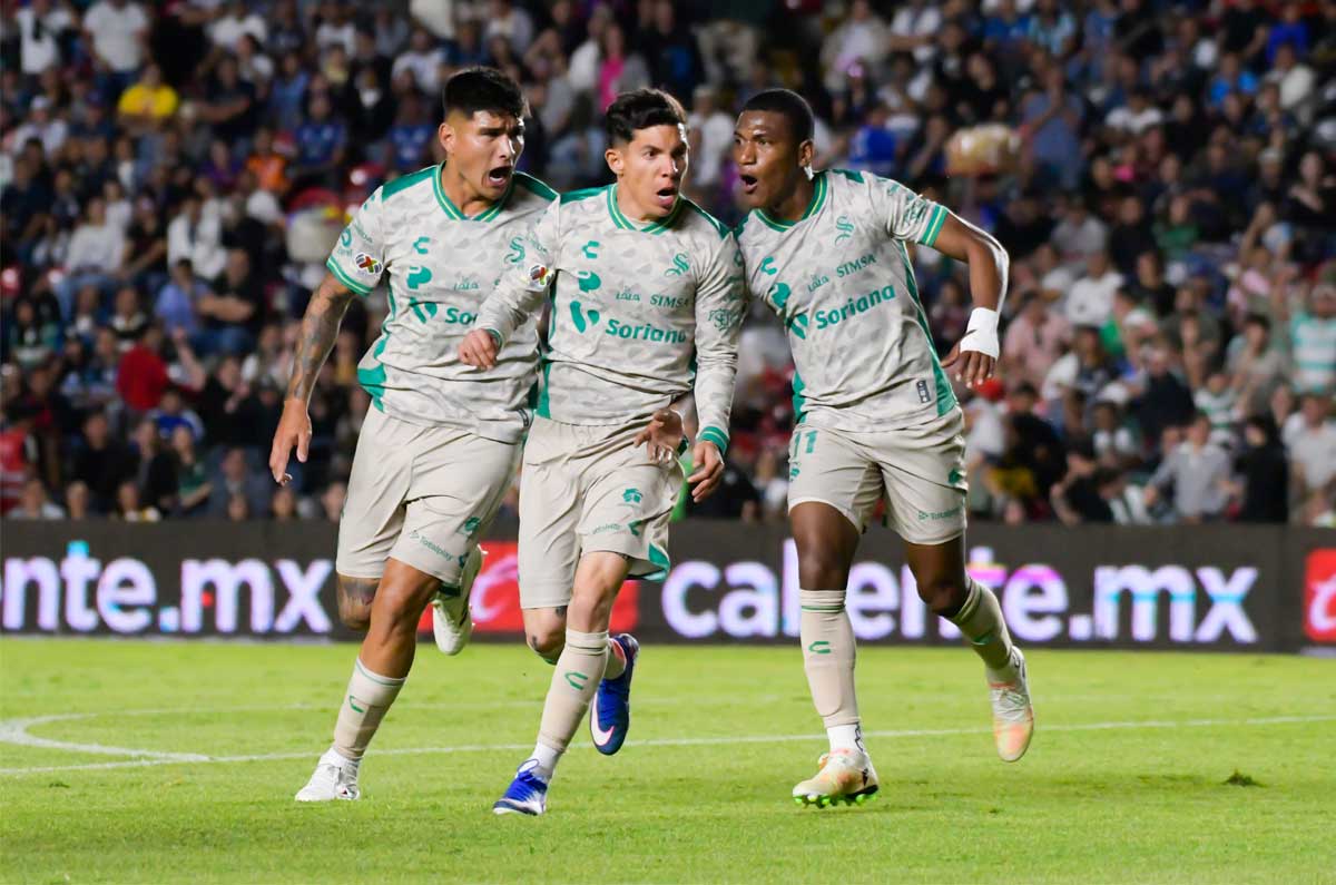 Santos Laguna debe liberar plazas de extranjero