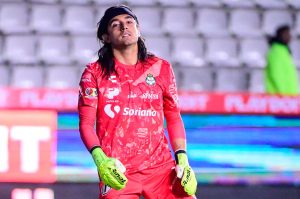 Santos Laguna abre la puerta de salida para Carlos Acevedo