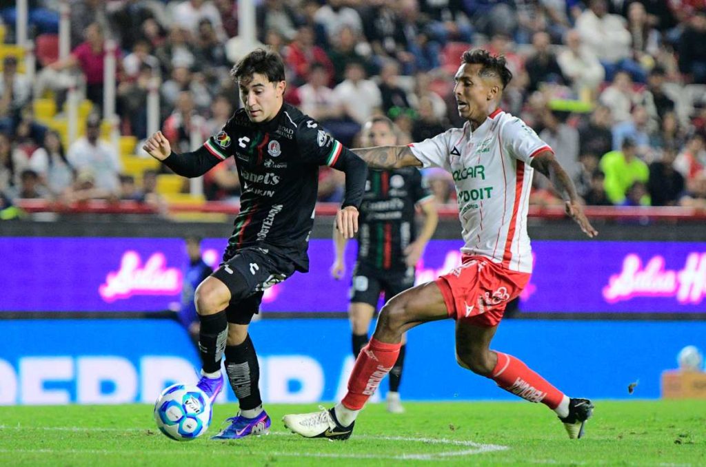 Agustín Almendra debe rendir en los Rayos del Necaxa