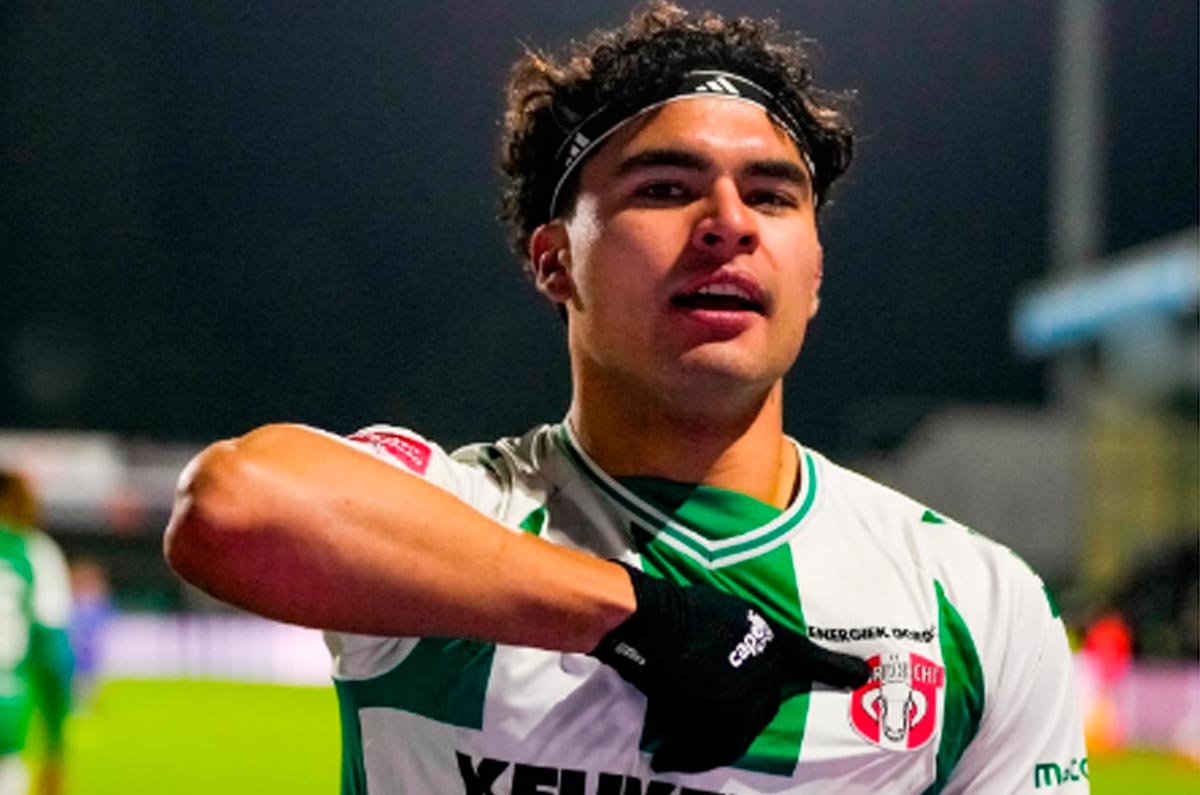 Stéphano Carrillo se despide del Dordrecht en Países Bajos