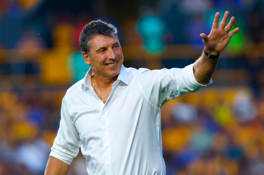 Robert Dante Siboldi es candidato a dirigir Pumas