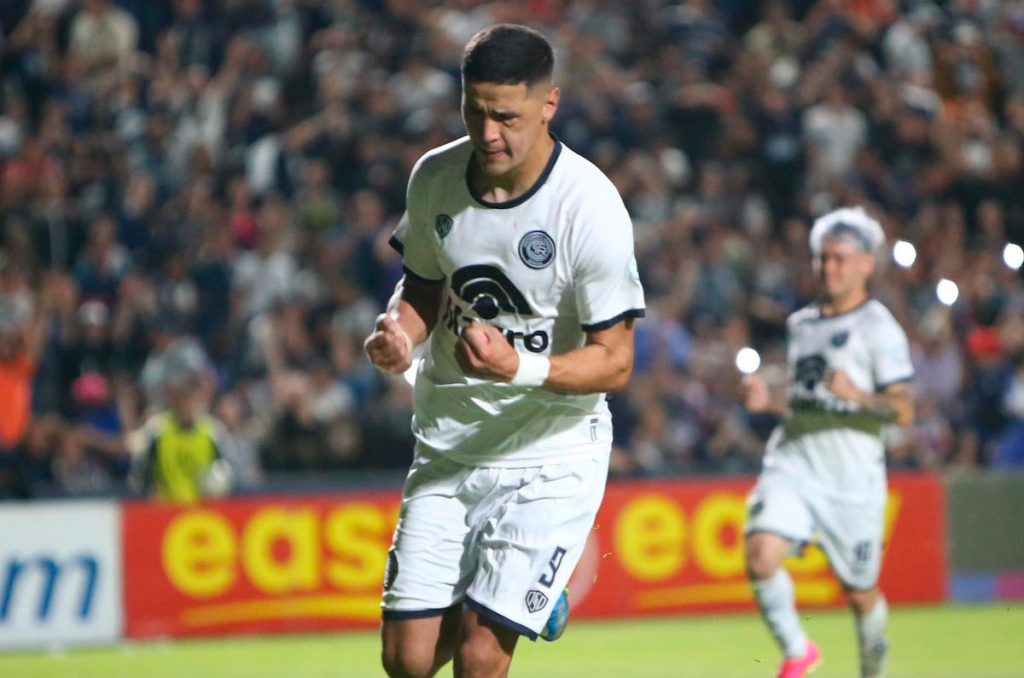 Álex Arce, goleador paraguayo que está en la mira del América