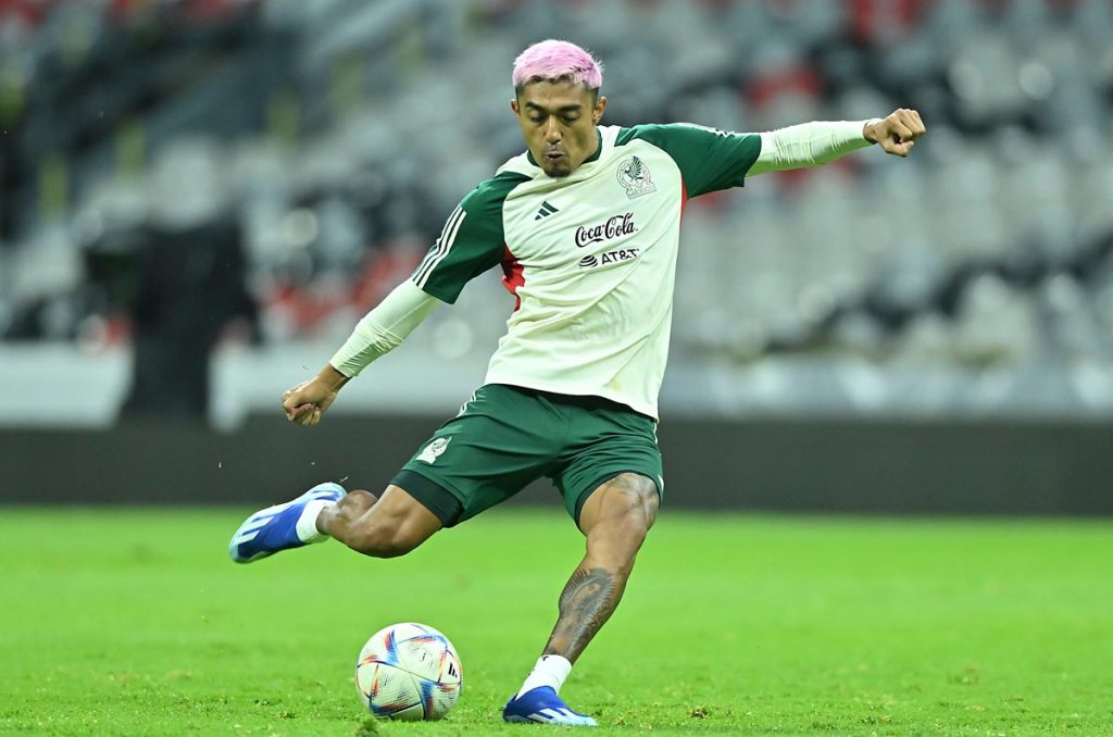 Julián Araujo está en el radar de Cruz Azul y Rayados de Monterrey