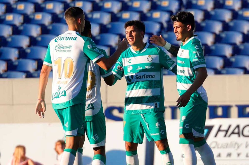 Santos Laguna ya puso a jugar a sus nuevos refuerzos