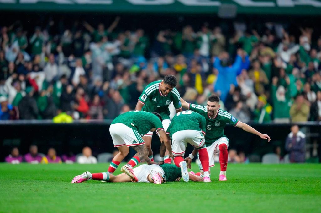 México busca que el estadio Azteca siga siendo su fortaleza