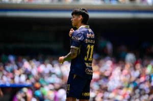 Sin João Pedro, ¿Qué delanteros pelearán el título de goleo?