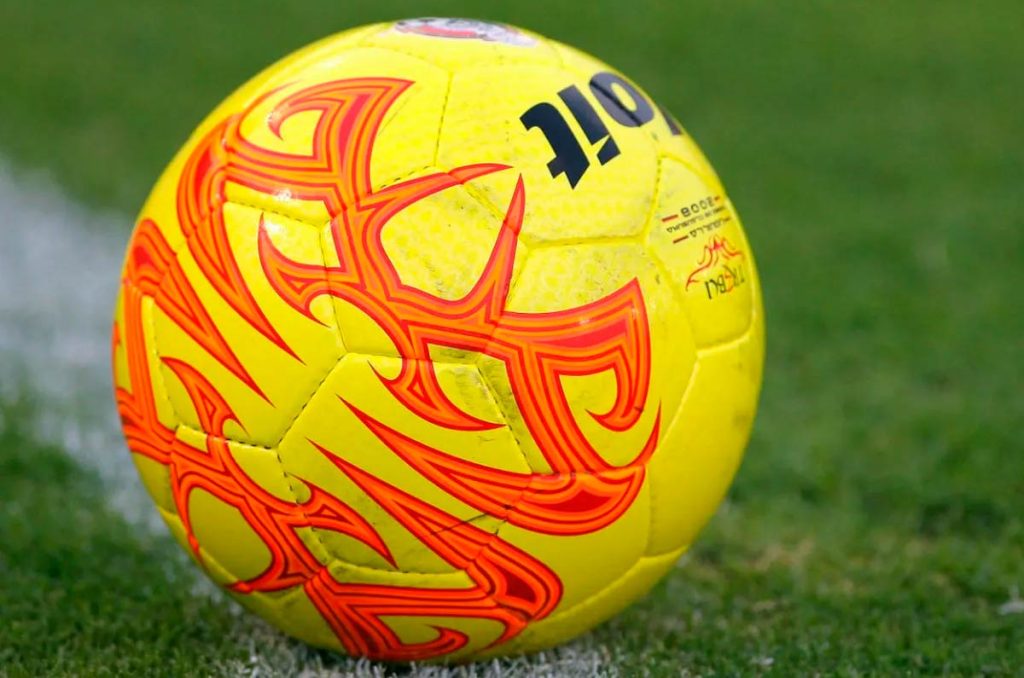 Muy parecido, pero este fue el balón VOIT para el 2008 también llamado Tribu