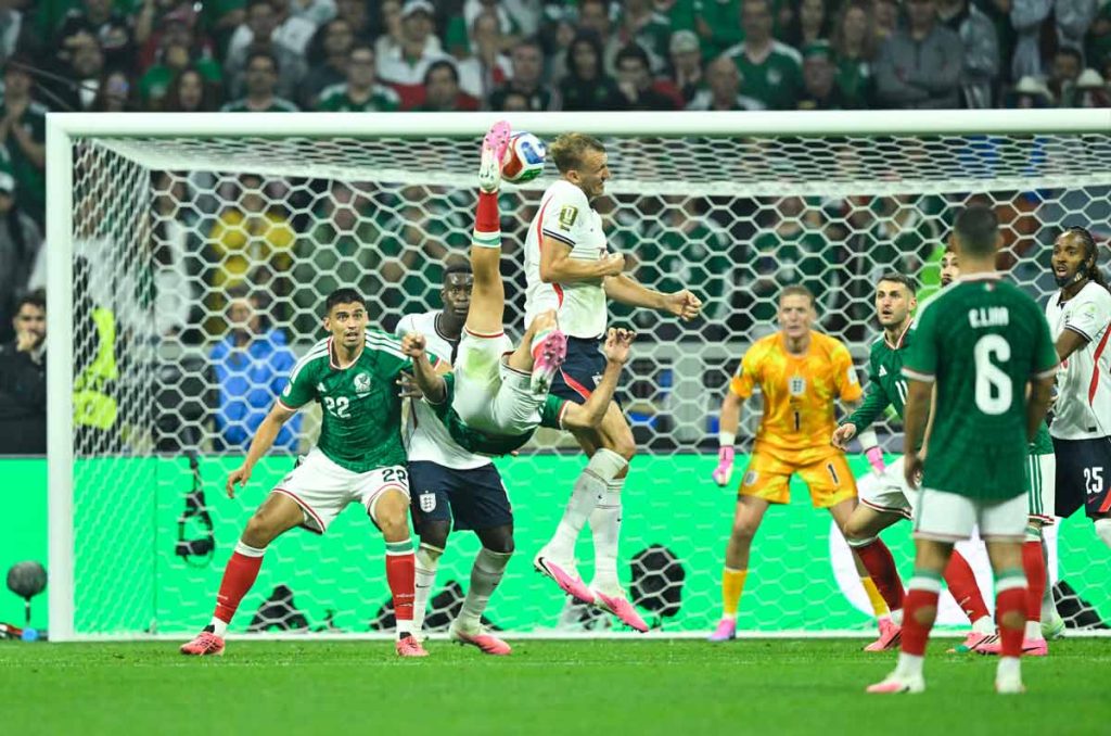Jiménez intentó un gol como el hecho ante Panamá en 2013