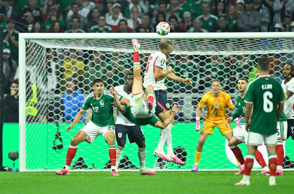 Lo que hubiera sido ese gol de chilena de Raúl Jiménez